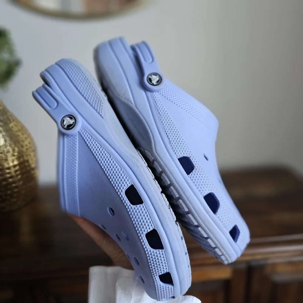 💎 Crocs Classic Clog Lavender Blue Men’s Size 12 Waterproof Comfort Slip-Ons
